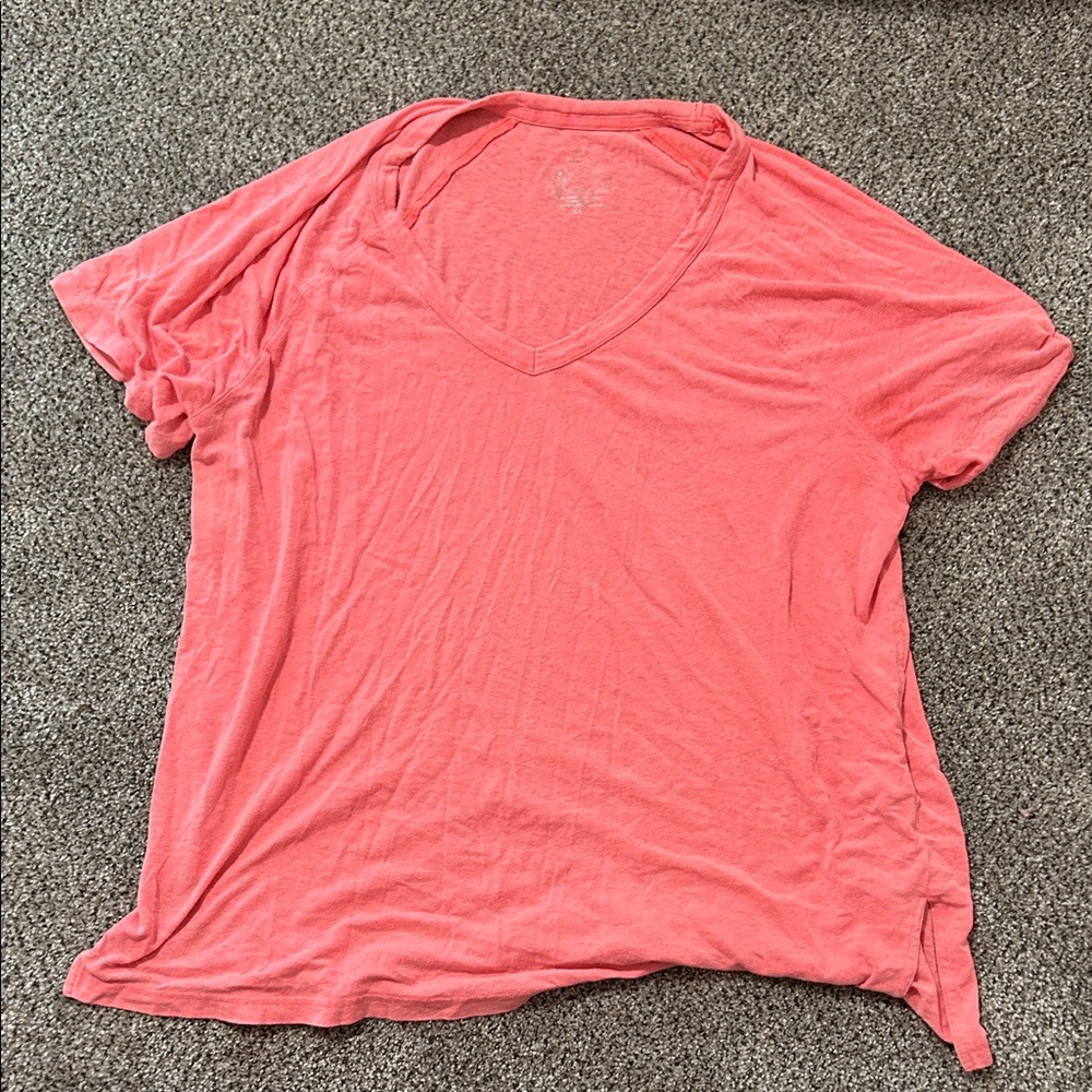 Aerie Coral V-Neck Short Sleeve Tee